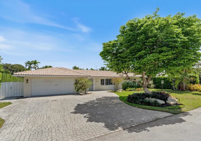 1st image of 2889 Ne 26th St, Fort Lauderdale, FL 33305 | MLS# B26047666