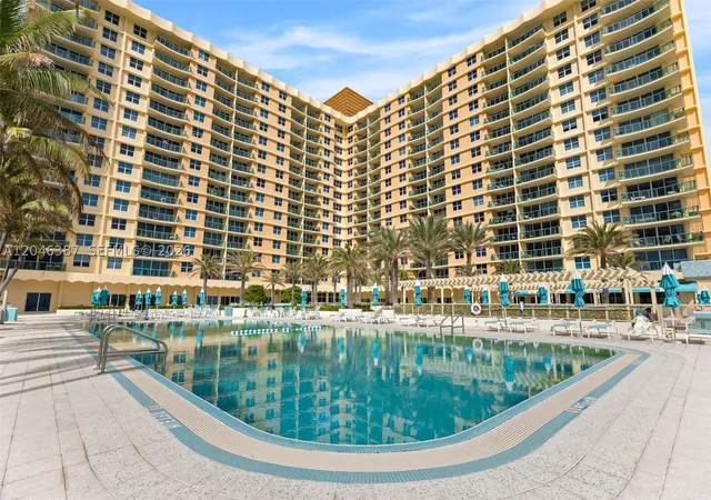 4th image of 2501 S Ocean Dr #438, Hollywood, FL 33019 | MLS# A12046387