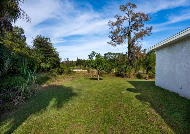 5th image of 8007 Royal Ct, Labelle, FL 33935 | MLS# B26047712