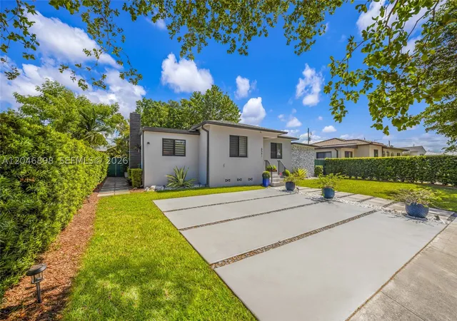 Photo 1 of Single family home for sale at 6541 Sw 18th St, Miami, FL 33155 | MLS# A12046898 | Listing updated on 2026-07-18