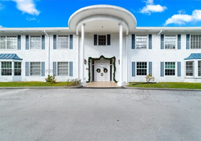 2nd image of 2201 Ne 66Th St, North Lauderdale, FL 33308