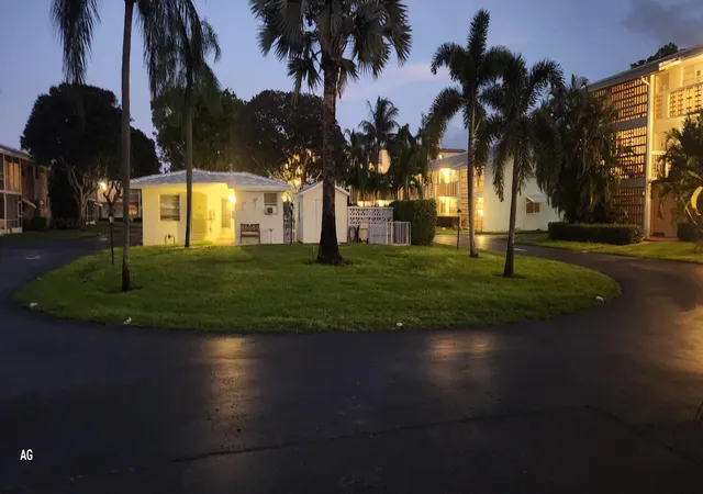 2nd image of 15 Se 13Th St, Boca Raton, FL 33432
