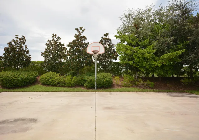 28th image of 229 N Latitude Cir, Delray Beach, FL 33483 | MLS# B26047876