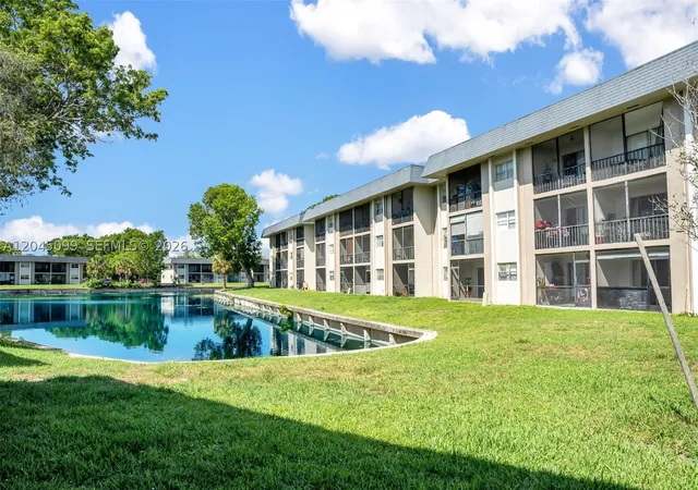 2nd image of 8020 N Colony Circle N #304, Tamarac, FL 33321 | MLS# A12045099