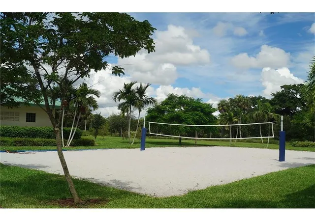 34th image of 3510 Oaks Wy #406, Pompano Beach, FL 33069 | MLS# B26047980