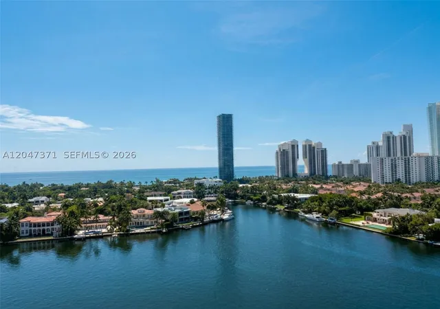 3rd image of 19707 Turnberry Way #16G, Aventura, FL 33180 | MLS# A12047371