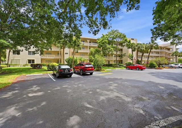 2nd image of 2905 Victoria Pl #C4, Coconut Creek, FL 33066 | MLS# B26048183