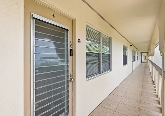 3rd image of 2905 Victoria Pl #C4, Coconut Creek, FL 33066 | MLS# B26048183