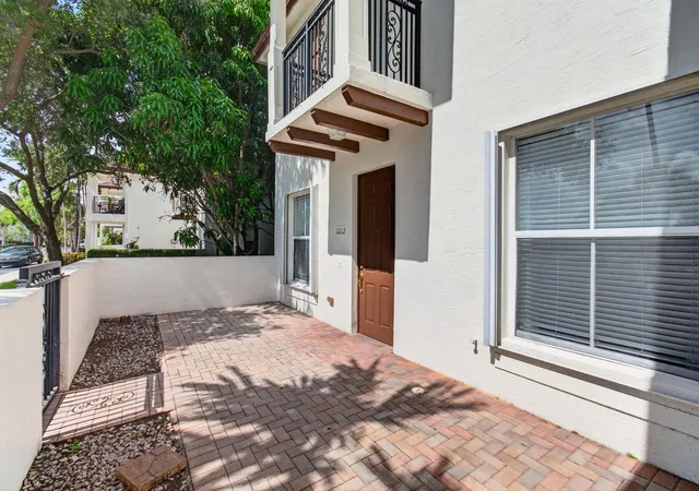 3rd image of 4651 Mimosa Ter, Coconut Creek, FL 33073