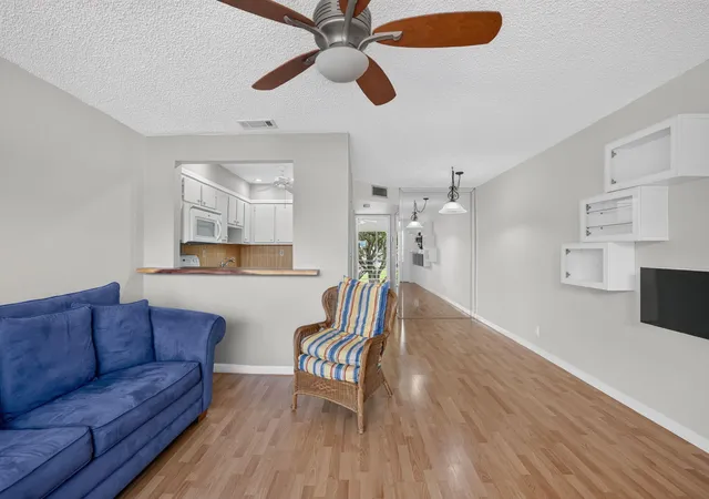 4th image of 9141 Sunrise Lakes Blvd #210, Sunrise, FL 33322 | MLS# B26048305