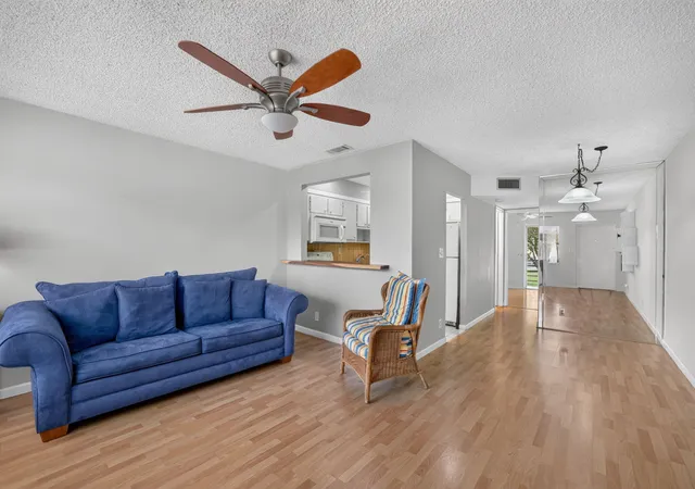 5th image of 9141 Sunrise Lakes Blvd #210, Sunrise, FL 33322 | MLS# B26048305