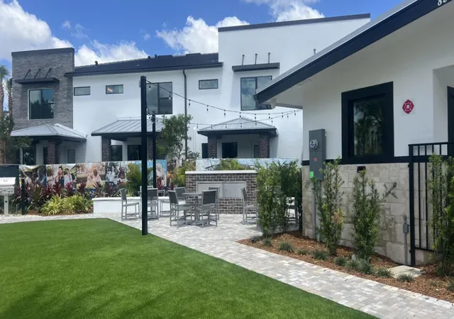 2nd image of 8345 Nw 7th Pl, Plantation, FL 33324 | MLS# B26048341