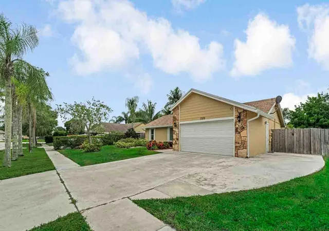 Homes for sale in Royal Palm Beach, FL | 427 Las Palmas St, Royal Palm Beach, FL 33411 | MLS# B26048351