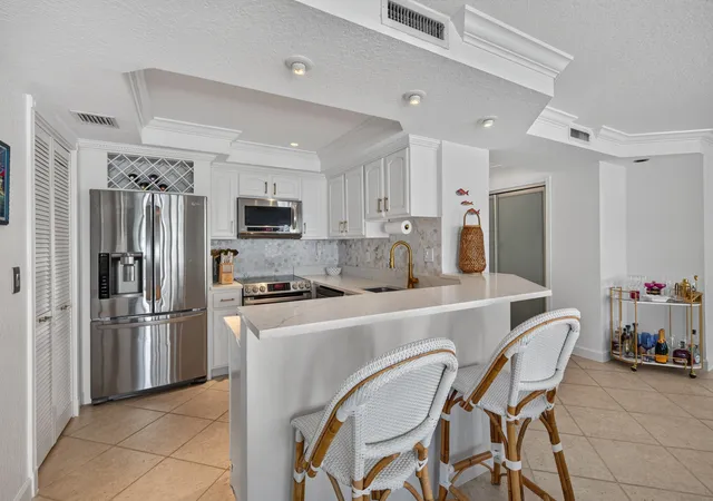 Homes for sale in North Lauderdale, FL | 151 Ne 16Th Ave, North Lauderdale, FL 33301