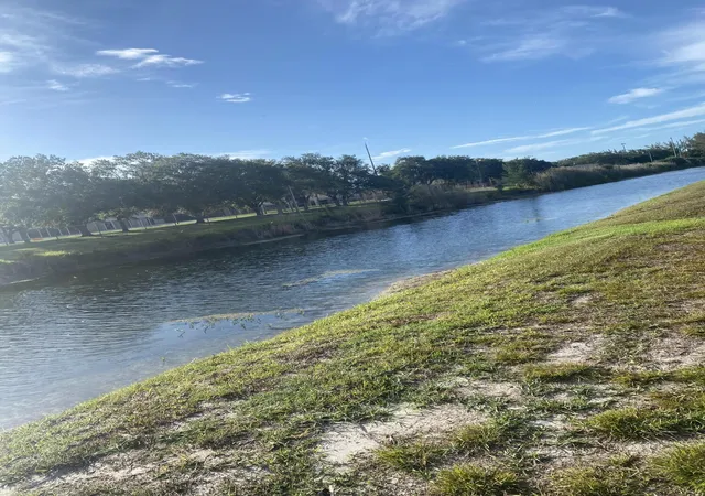 3rd image of 3418 34Th Wy, West Palm Beach, FL 33407 | MLS# B26048368