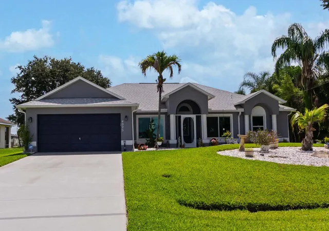 Homes for sale in Port St Lucie, FL | 4025 Sw Kadlic St, Port St Lucie, FL 34953 | MLS# B26048381