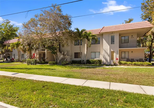 Homes for sale in Weston, FL | 16211 Saddle Club Rd #102, Weston, FL 33326 | MLS# B26048384