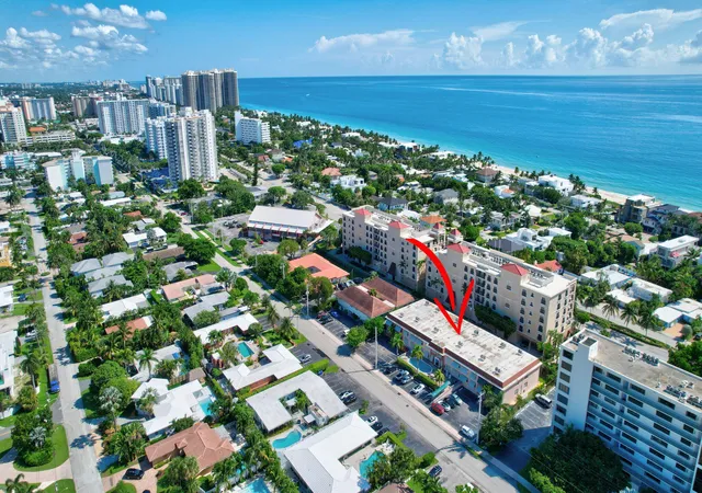 Homes for sale in Fort Lauderdale, FL | 2400 Ne 33rd Avenue, Fort Lauderdale, FL 33305 | Houzeo