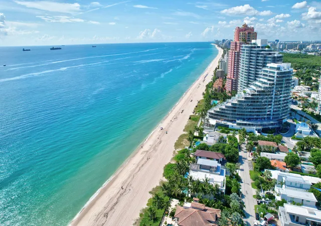 Homes for sale in Fort Lauderdale, FL | 2400 Ne 33rd Ave #211, Fort Lauderdale, FL 33305 | MLS# B26048390