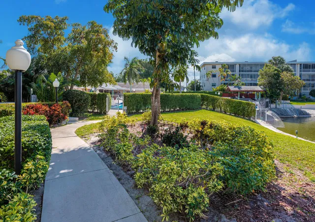 Homes for sale in Lake Worth, FL | 2615 Garden Dr N #307, Lake Worth, FL 33461 | MLS# B26048410