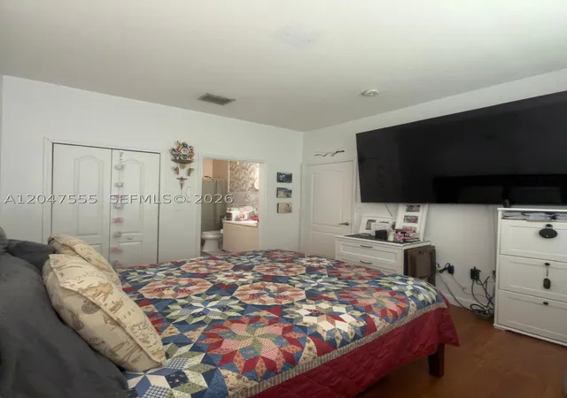 Homes for sale in Hialeah, FL | 17820 73rd Ave, Hialeah, FL 33015 | Houzeo
