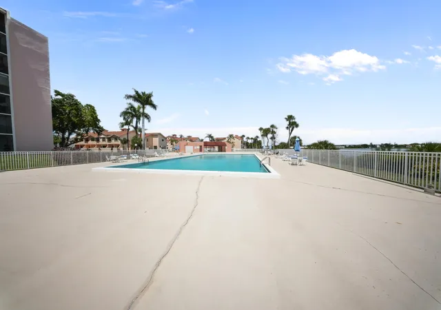 4th image of 20860 San Simeon Wy #109-6, Miami, FL 33179 | MLS# B26048470