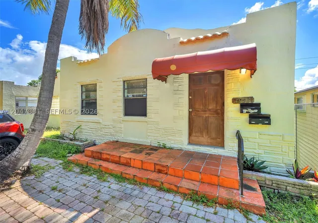 Photo 3 of Multi family home for sale at 1932 Dewey St, Hollywood, FL 33020 | MLS# A12047881 | Listing updated on 2026-07-31