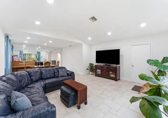 Homes for sale in Coral Springs, FL | 10237 Nw 31St St, Coral Springs, FL 33065 | MLS# B26048483