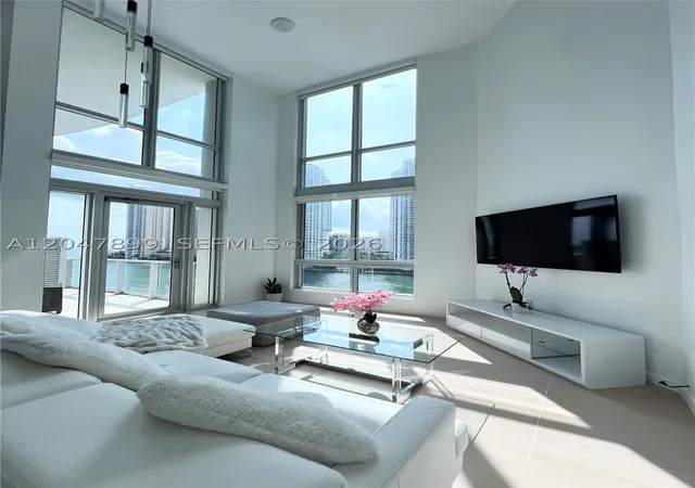 Homes for sale in Miami, FL | 300 S Biscayne Blvd #L-814, Miami, FL 33131 | MLS# A12047899