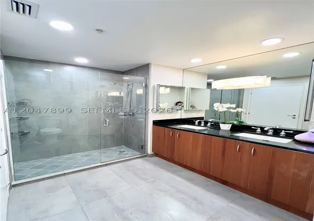 Homes for sale in Miami, FL | 300 S Biscayne Blvd #L-814, Miami, FL 33131 | MLS# A12047899