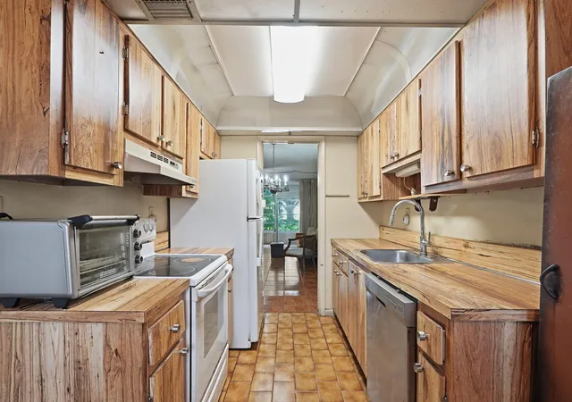 Homes for sale in Lauderdale Lakes, FL | 3000 Nw 48Th Ter #130, Lauderdale Lakes, FL 33313 | MLS# B26048502