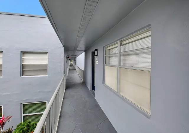 2nd image of 126 Burgundy, Delray Beach, FL 33484
