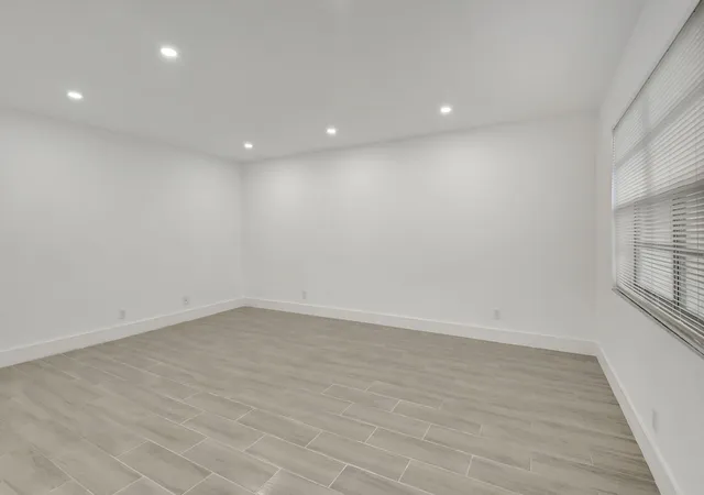 4th image of 126 Burgundy, Delray Beach, FL 33484
