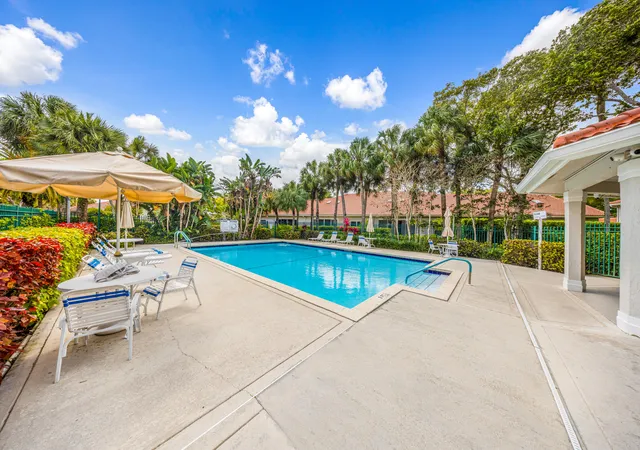 2nd image of 4107 Carriage Dr, Pompano Beach, FL 33069