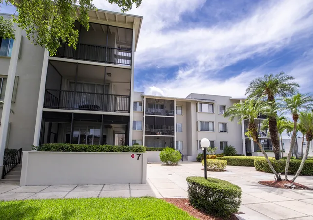 Homes for sale in Palm Beach Gardens, FL | 11811 Avenue Of The Pga #7-3b, Palm Beach Gardens, FL 33418 | MLS# B26048529