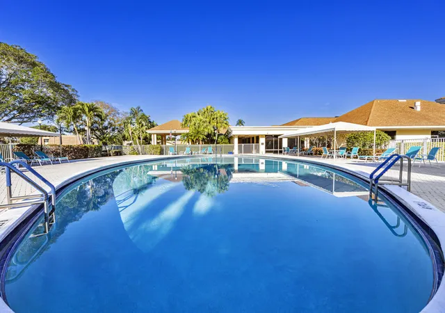 35th image of 825 Nw 30th Ave #A, Delray Beach, FL 33445 | MLS# B26048648