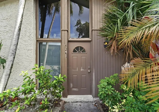 Homes for sale in Plantation, FL | 7241 W Sunrise Blvd, Plantation, FL 33313 | MLS# B26048676