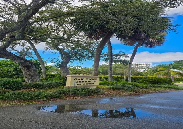 Homes for sale in Vero Beach, FL | 400 18th St #D, Vero Beach, FL 32960 | MLS# B26048704
