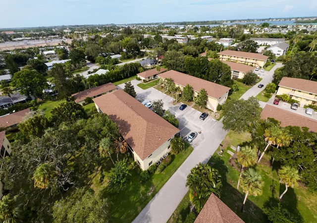 Homes for sale in Vero Beach, FL | 400 18Th St #D, Vero Beach, FL 32960 | MLS# B26048704
