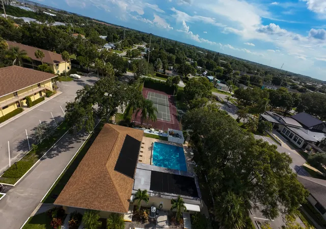 Homes for sale in Vero Beach, FL | 400 18Th St #D, Vero Beach, FL 32960 | MLS# B26048704