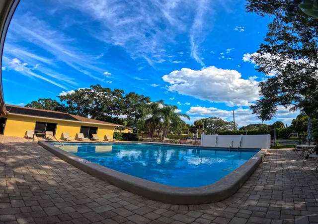 Homes for sale in Vero Beach, FL | 400 18Th St #D, Vero Beach, FL 32960 | MLS# B26048704