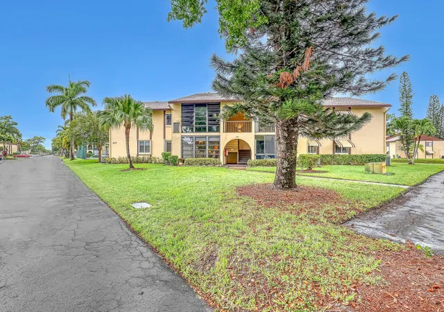 40th image of 337 Pine Ridge Cir #A-1, Greenacres, FL 33463 | MLS# B26048709