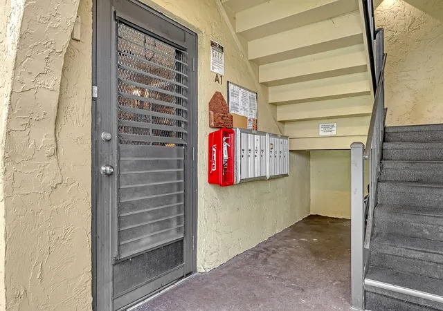 5th image of 337 Pine Ridge Cir #A-1, Greenacres, FL 33463 | MLS# B26048709