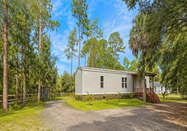 3rd image of 875 N Cabbage Palm St, Clewiston, FL 33440 | MLS# B26048727