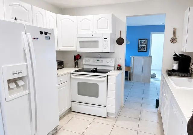 2nd image of 14582 Sunny Waters Ln, Delray Beach, FL 33484 | MLS# B26048743