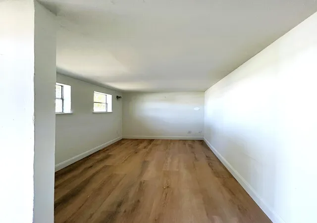 4th image of 2024 Dixie Ave, Eustis, FL 32726 | MLS# B26048785