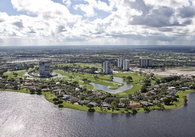 Homes for sale in West Palm Beach, FL | 1900 Consulate Place, West Palm Beach, FL 33401 | Houzeo