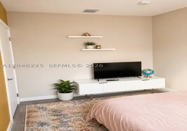 Photo 3 of Sale Pending at 810 7Th St #205, Miami Beach, FL 33139 | MLS# A12048225 | Listing updated on 2026-09-25