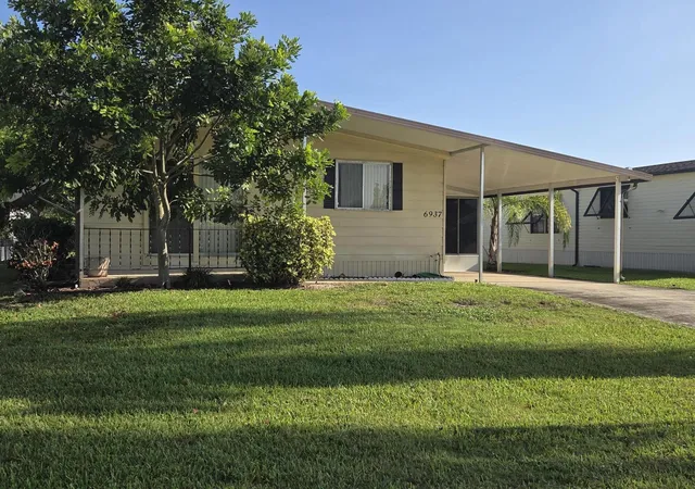 Homes for sale in Hobe Sound, FL | 6937 Se Delegate St, Hobe Sound, FL 33455 | MLS# B26048829