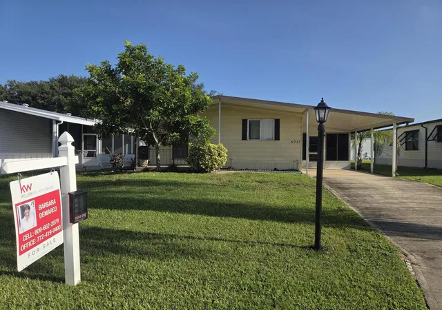 Homes for sale in Hobe Sound, FL | 6937 Se Delegate St, Hobe Sound, FL 33455 | MLS# B26048829